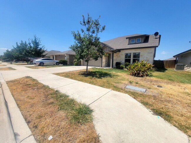 Building Photo - Spacious 3 Bedroom, 2.5 Bath Home with Garage & Tall Ceilings