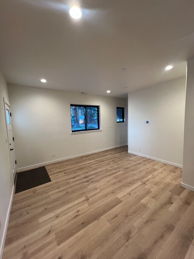 Building Photo - 3317 Fir Ave