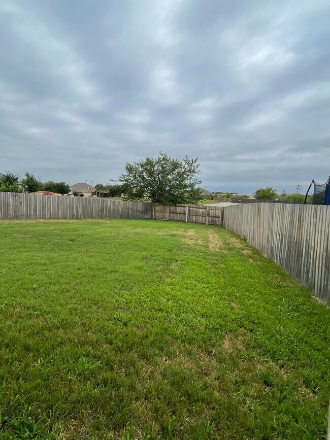 Building Photo - Beautiful Tehama Ridge Home in Cul-de-sac ...