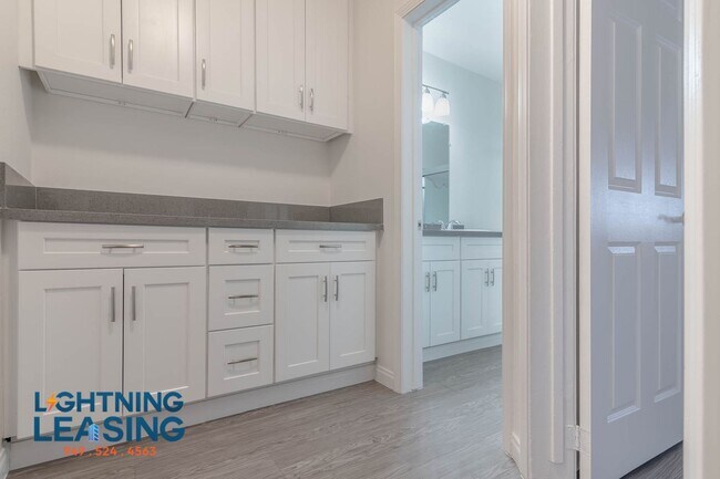 Building Photo - 8123 Langdon Ave