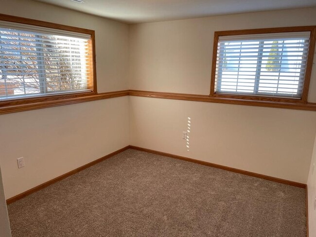 Building Photo - 519 Blaser Dr