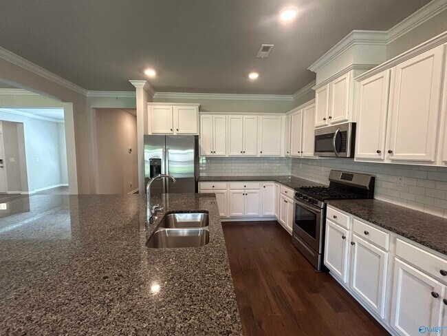 Building Photo - 7040 Regency Ln SE