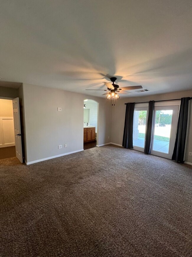 Building Photo - 13417 Cheyenne Mountain Dr