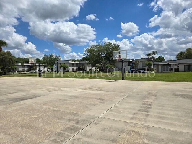 Building Photo - 88 Windtree Ln