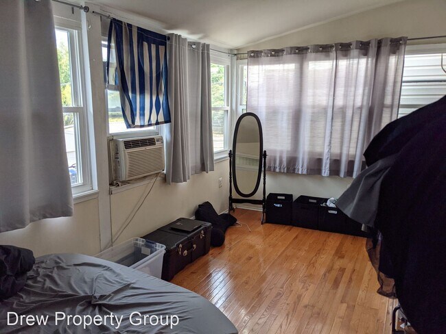 Building Photo - 6 br, 3 bath House - 3717 Reservoir Rd NW