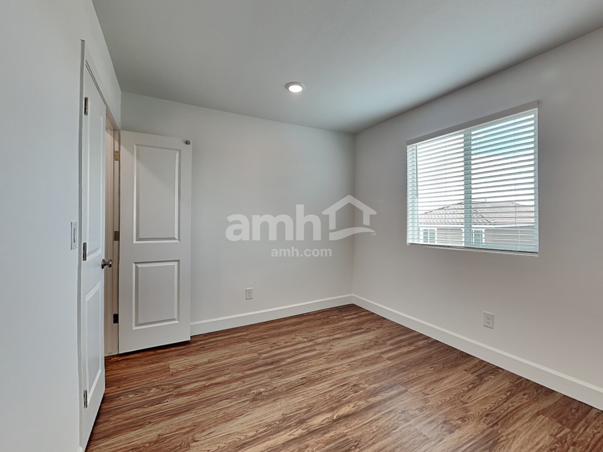 Building Photo - 9128 Ribbon Mdw Ct