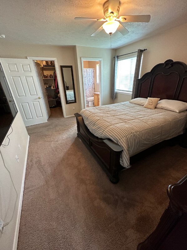 Building Photo - 270 E 15th N St