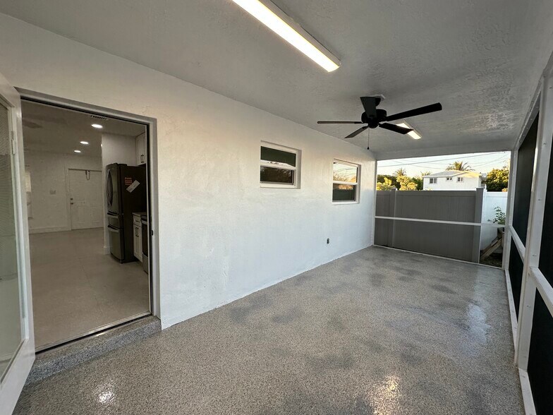 Building Photo - 2112 Garfield St