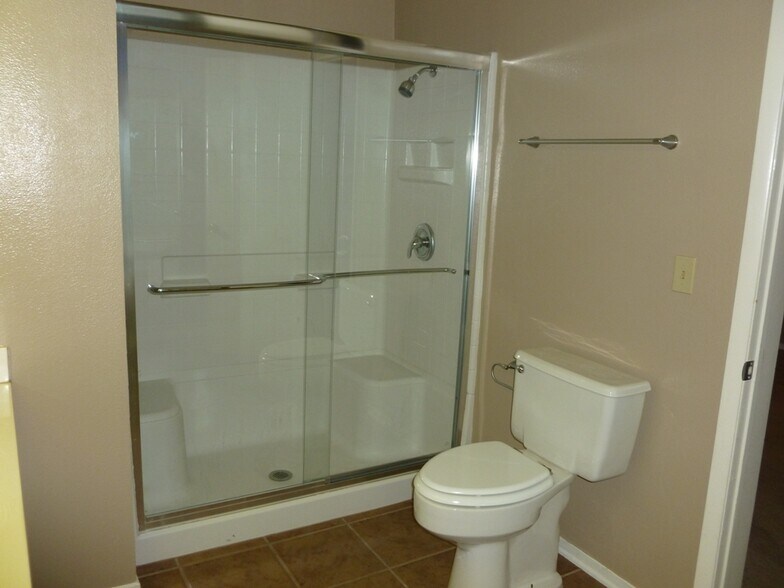 Building Photo - 3140 Sonata Dr