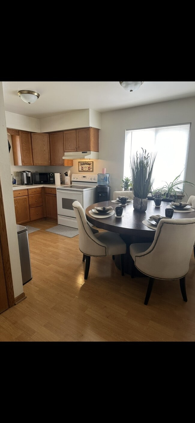 Building Photo - 5013 N 106th St