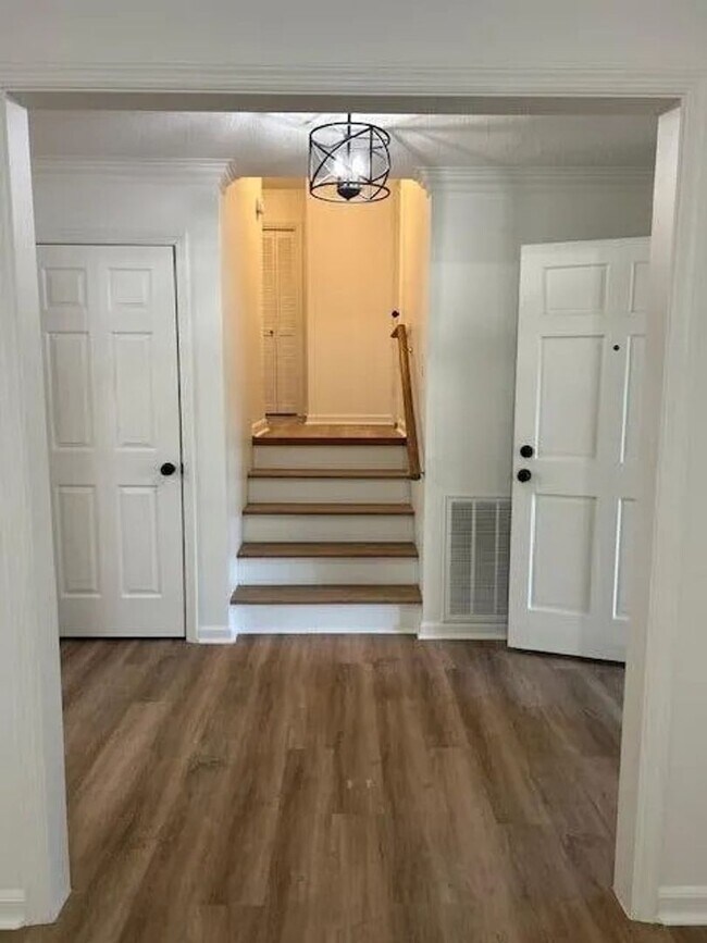 Building Photo - GORGEOUS RENOVATED HOME