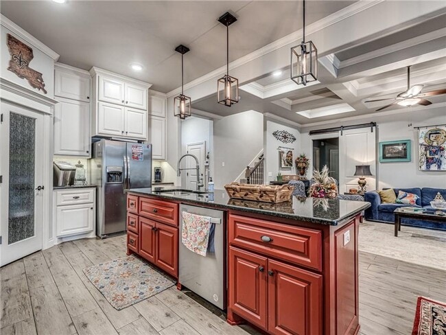 Building Photo - Beautiful home in Kelly Lake Estates + 4 bedrooms + 3 full bathrooms