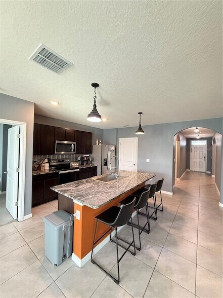 Building Photo - 33318 Hamilton Hl Ln