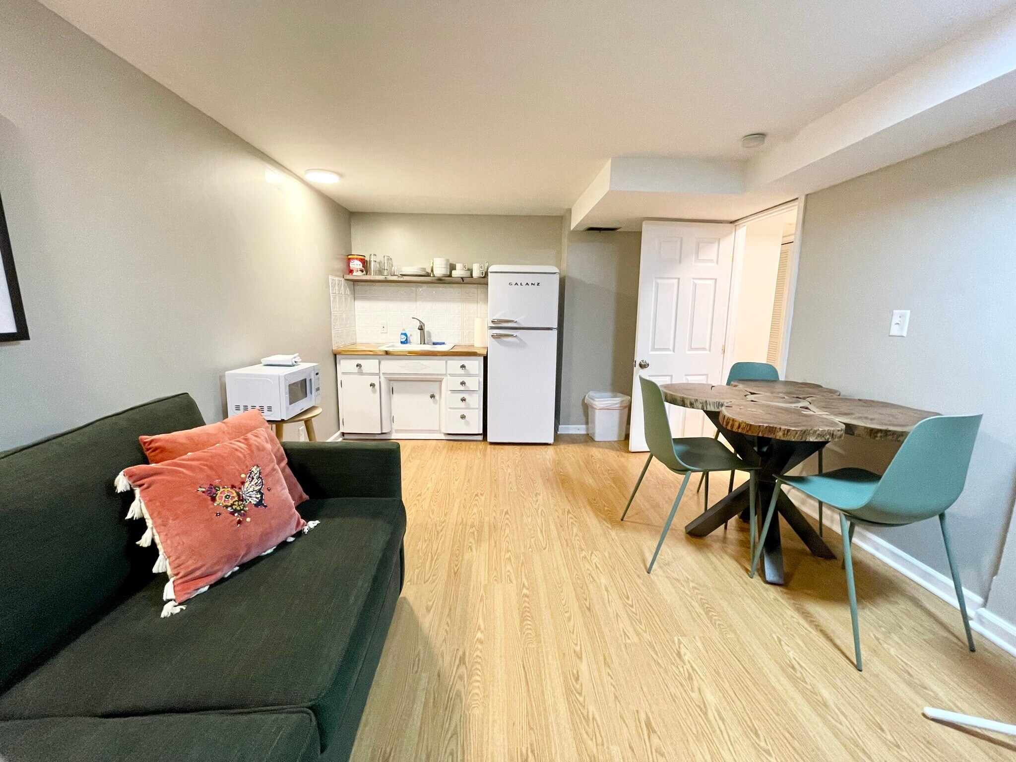 Building Photo - 4324 3rd Ave NW