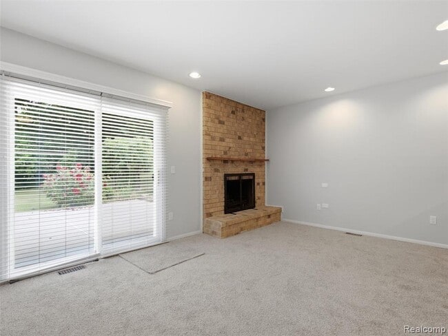 Building Photo - 2387 Sanders Pl