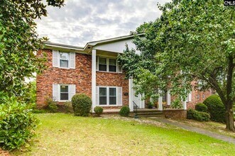 Building Photo - MOVE-IN READY IN FOREST ACRES!