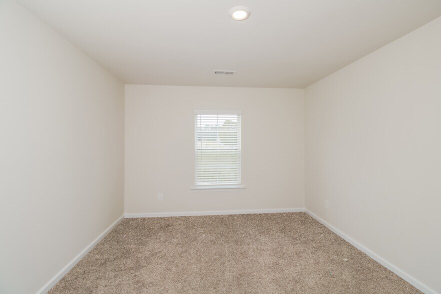 Building Photo - 316 Longstone Ct