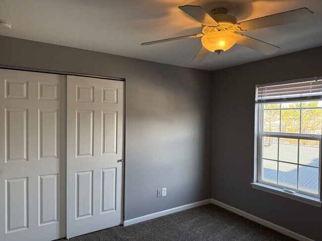 Building Photo - Two Bedroom Two Bath Condo with NO STAIRS!!