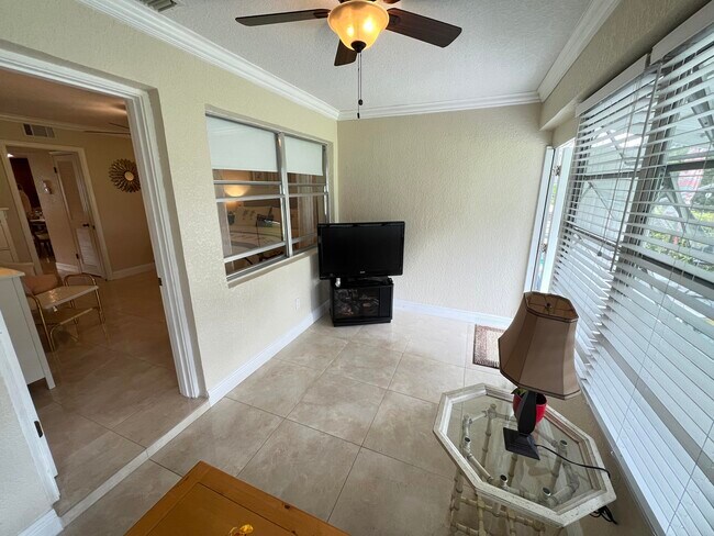 Building Photo - 512 High Point Dr