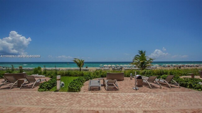 Building Photo - 18101 Collins Ave