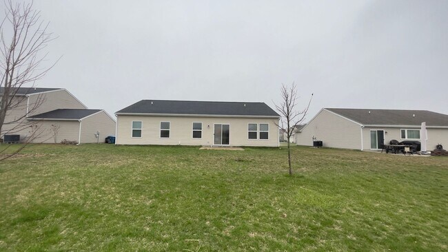 Building Photo - 3232 Huxley Dr