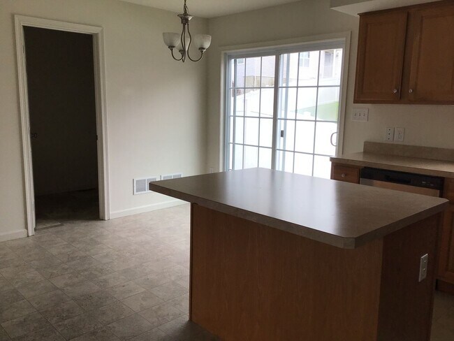Building Photo - 2809 Mannerchor Rd