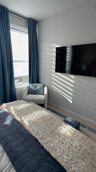 Building Photo - 9222 Magellan Pky