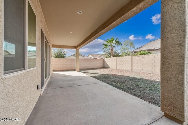 Building Photo - 19250 E Carriage Way