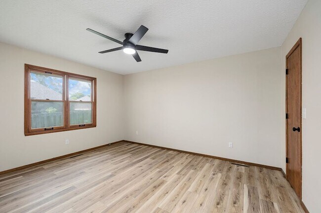 Building Photo - House for Rent in Lakewood Village Community