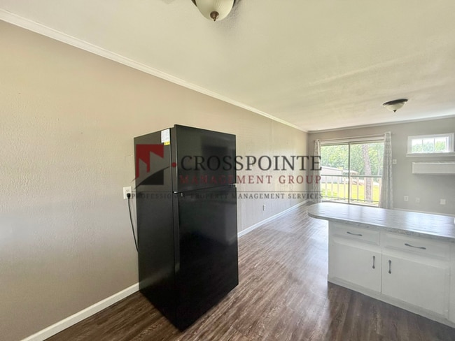 Building Photo - Tour Today! Studio Apartment in East Tyler! 1/2 OFF FIRST FULL MONTHS RENT!!