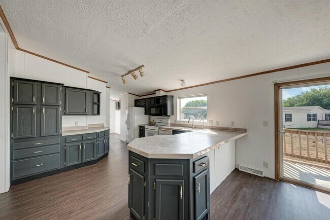 Building Photo - 187 Horseshoe Bend Rd