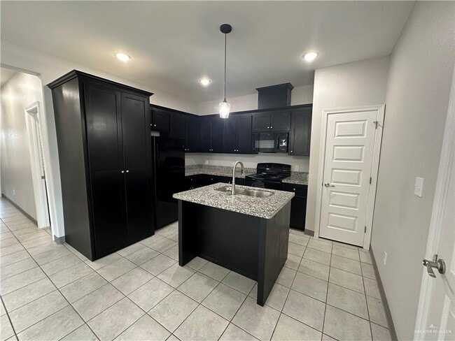 Building Photo - 2326 S Vly Cir