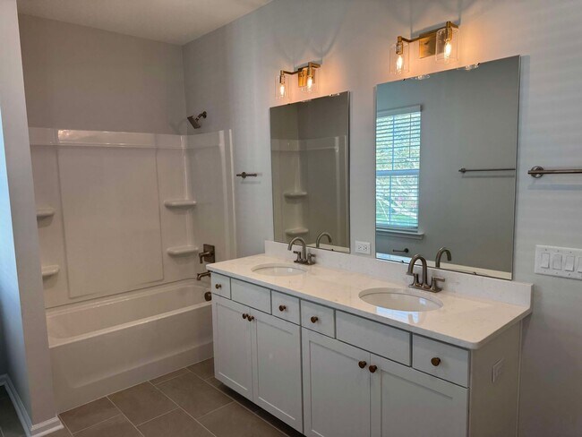 Building Photo - 20 Ladyslipper Ln