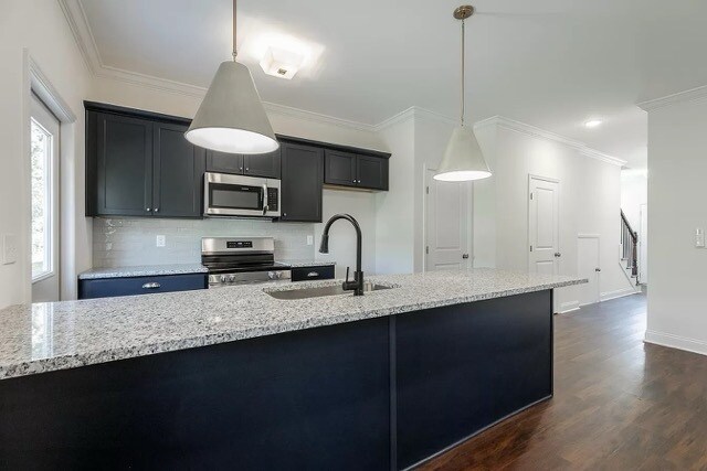 Building Photo - 5551 Stream Ln