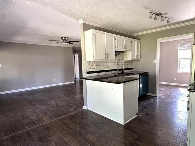 Building Photo - 7908 Matlock Pl