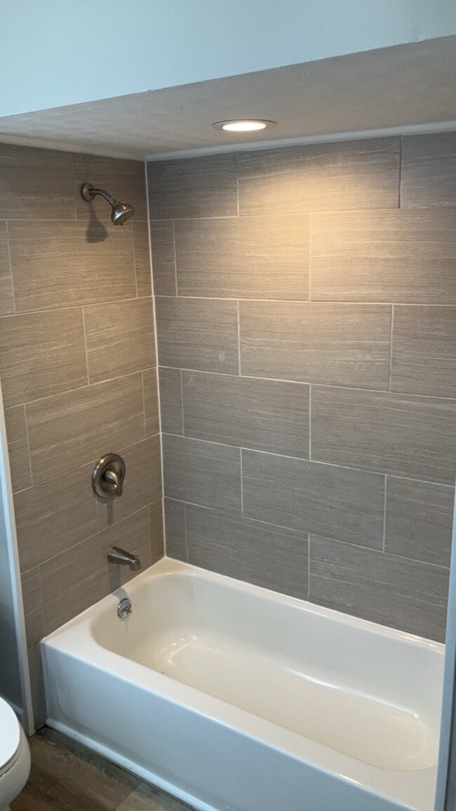 Building Photo - 1150 Creighton Ave