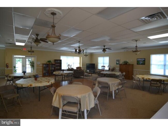 Building Photo - 432 Highland Ests