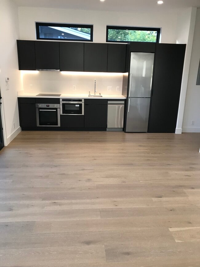 Building Photo - 55 Drake Ct