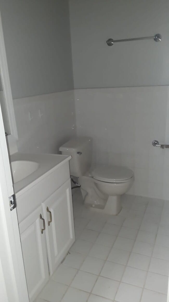 2nd bathroom - 16808 Patio Village Ln