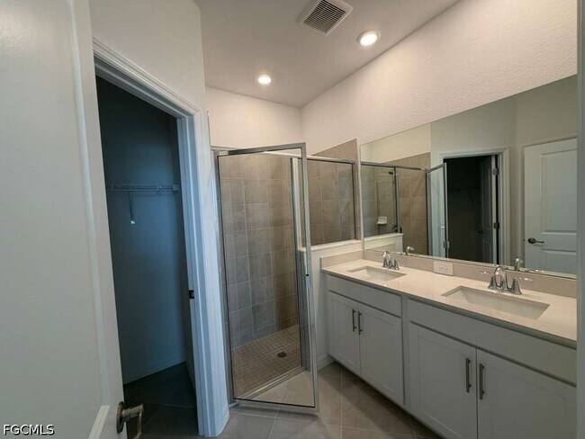 Building Photo - 14778 Martingale Pl