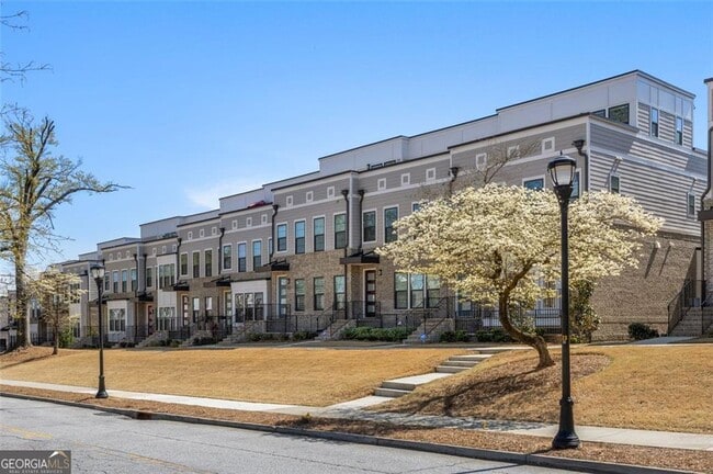Building Photo - 2145 Burnside Dr NW