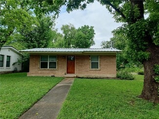 Building Photo - 300 Wilmes Dr