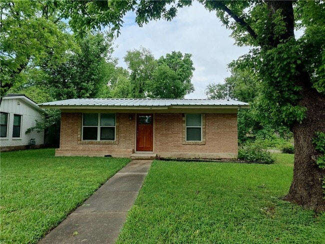 Primary Photo - 300 Wilmes Dr