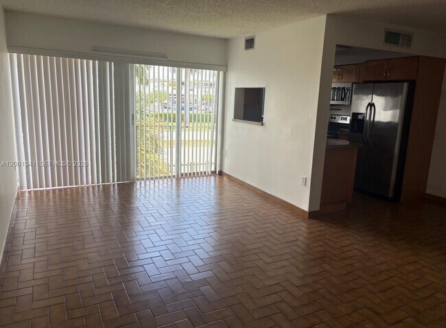 Building Photo - 9300 W Flagler St