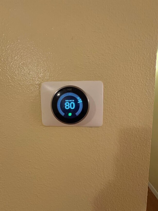 Building Photo - 400 W 35th St