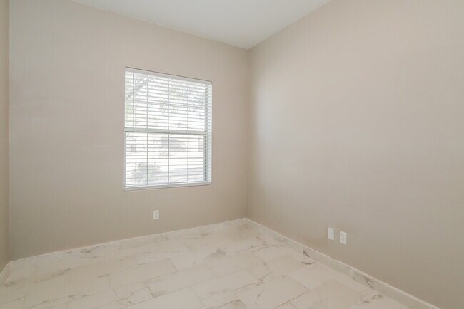 Building Photo - 10132 E Paseo San Bernardo