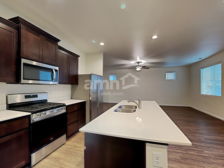 Building Photo - 1963 NW 22nd St