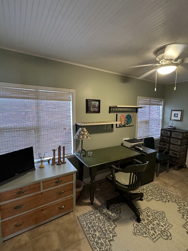 Building Photo - 123 S Ferry Dr