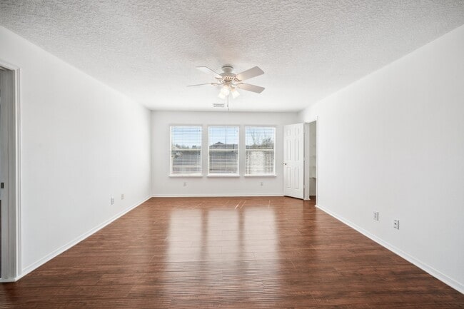 Building Photo - 15026 Magnoliabough Pl