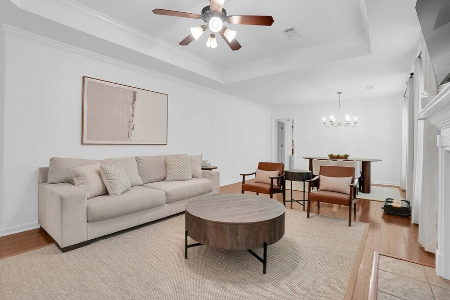 Building Photo - 8261 Dison Dr